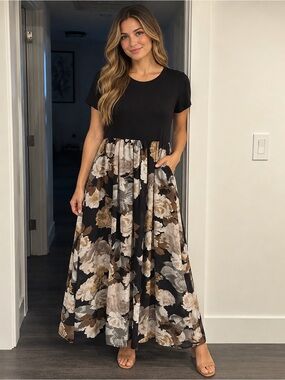 Chelsea Taylor Black Floral Maxi Dress – Size 6
